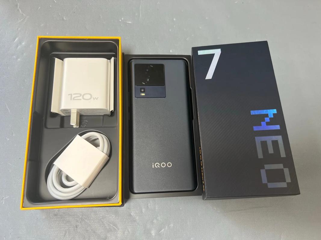 iQOO Neo 7 SE 开箱图赏:干净直屏依旧轻薄 人工智能 iQOO Neo 7 SE 开箱图赏:干净直屏依旧轻薄 iQOO Neo 7 SE 开箱图赏:干净直屏依旧轻薄 人工智能