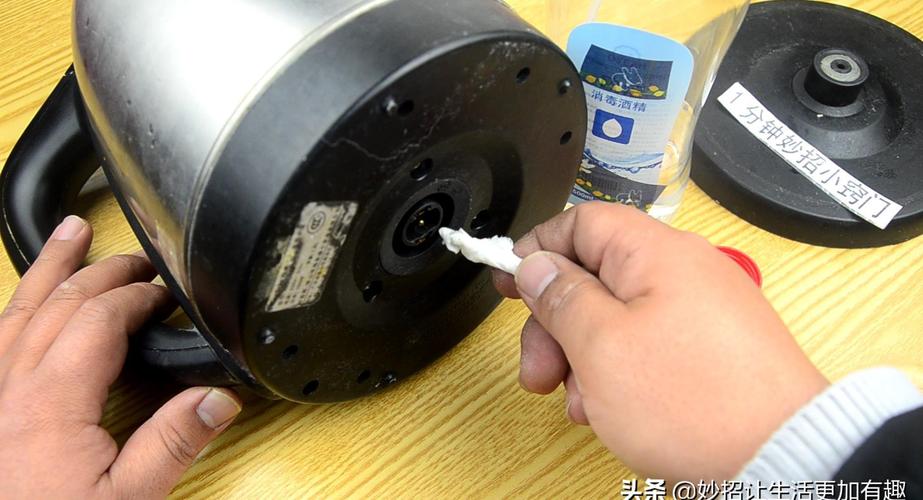 20分钟修好电水壶、上门解决漏水问题......信阳供水公司开展“学雷锋”自愿做事 智能家居 20分钟修好电水壶、上门解决漏水问题......信阳供水公司开展“学雷锋”自愿做事 20分钟修好电水壶、上门解决漏水问题......信阳供水公司开展“学雷锋”自愿做事 智能家居