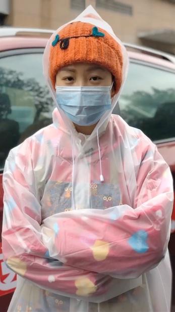 长沙现山寨“盒悦盒饭”“雨衣妹妹”:不是我的店已暗访取证维权 互联通信 长沙现山寨“盒悦盒饭”“雨衣妹妹”:不是我的店已暗访取证维权 长沙现山寨“盒悦盒饭”“雨衣妹妹”:不是我的店已暗访取证维权 互联通信