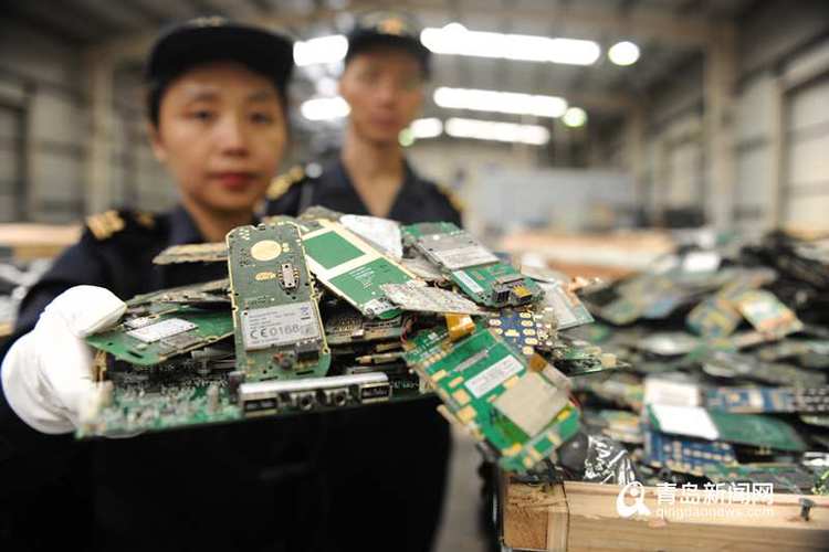 旧电脑、旧电池……青岛海关查证4300吨电子洋垃圾 人工智能 旧电脑、旧电池……青岛海关查证4300吨电子洋垃圾 旧电脑、旧电池……青岛海关查证4300吨电子洋垃圾 人工智能