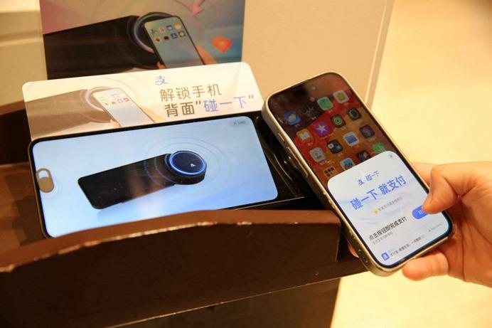 一个新潮电子产品无法压制的欲望 人工智能 一个新潮电子产品无法压制的欲望 一个新潮电子产品无法压制的欲望 人工智能