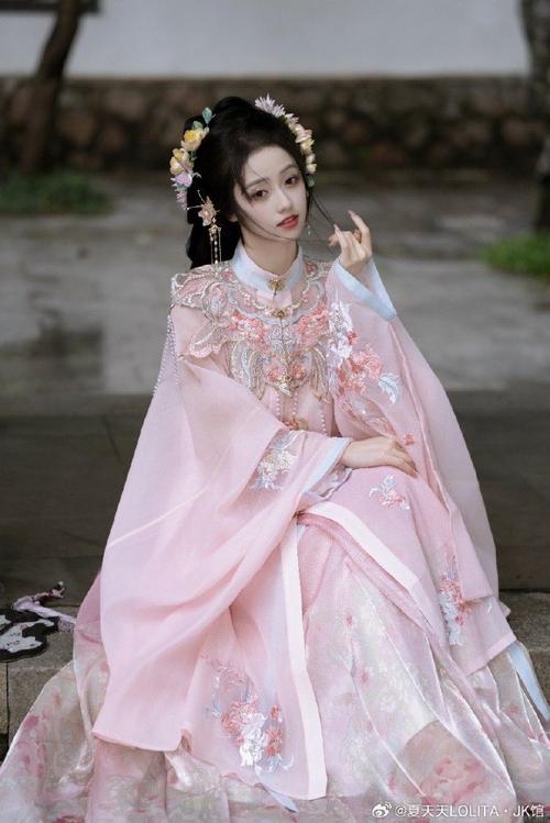 小夭“多巴胺”夏日穿搭：点亮你的夏日色彩汉服美出新高度 小夭“多巴胺”夏日穿搭：点亮你的夏日色彩汉服美出新高度 智能科技