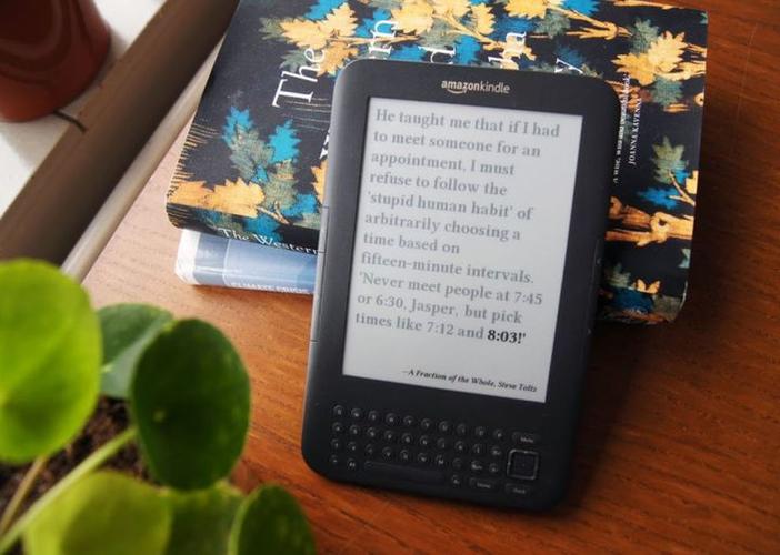 别人家的极客男友：为了女票他把Kindle改造成了钟 别人家的极客男友：为了女票他把Kindle改造成了钟 智能科技